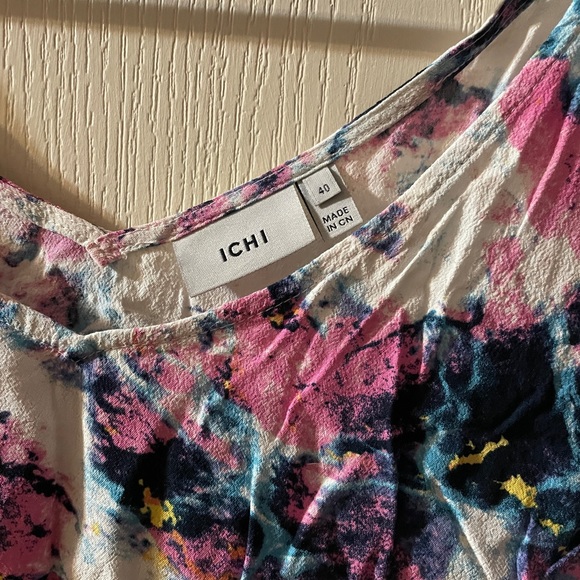 Multi coloured flowy top - Picture 2 of 3